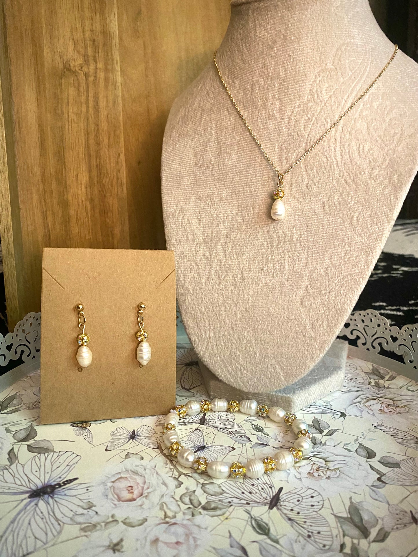 Gold and Cultured Pearl Set