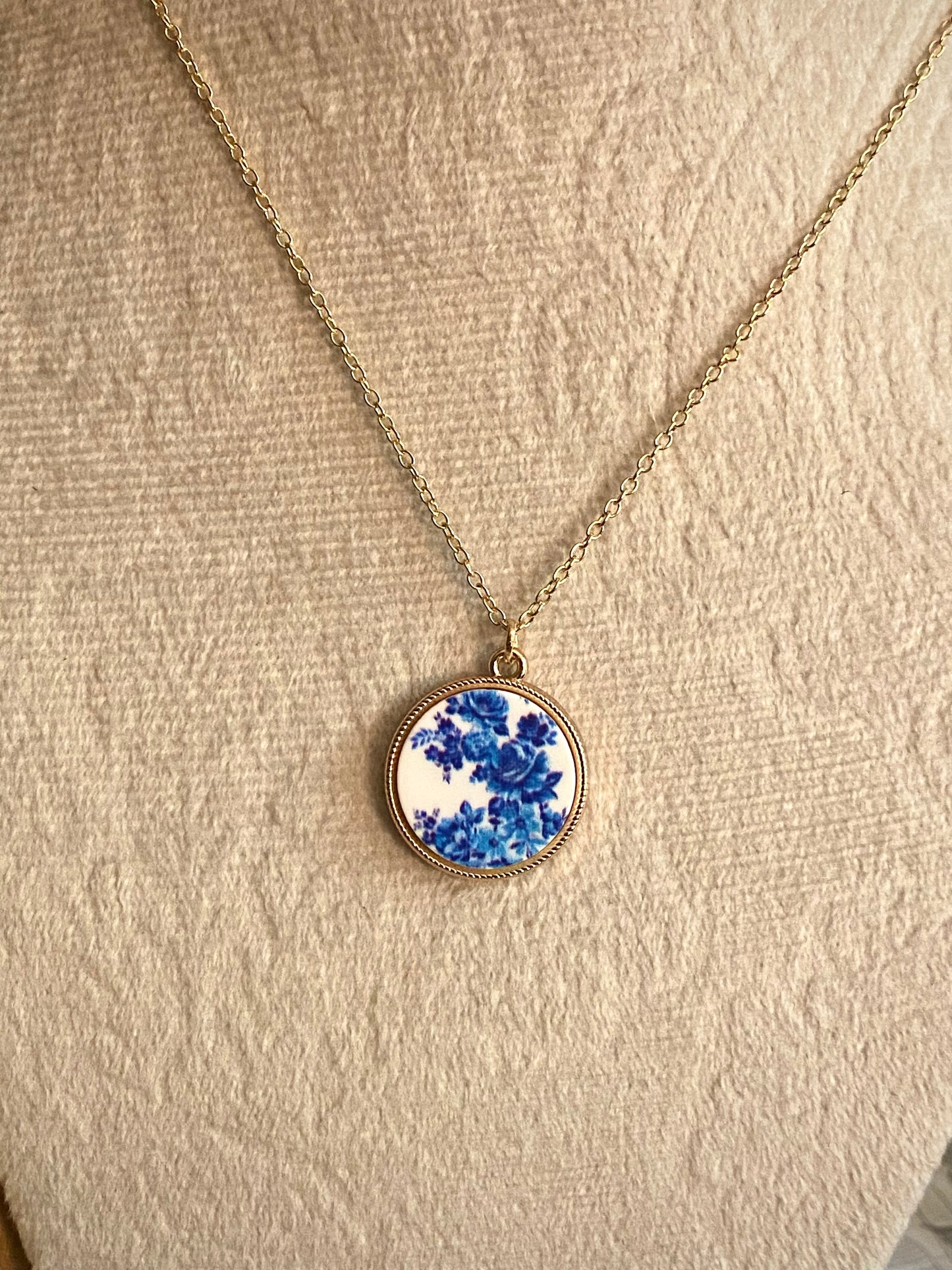 Blue Porcelain Circle Set