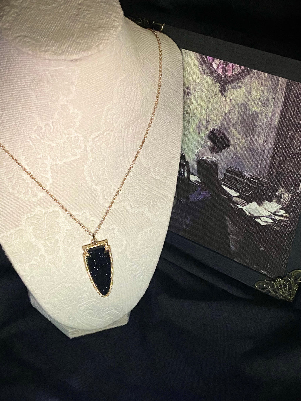 Black Arrowhead-Inspired
