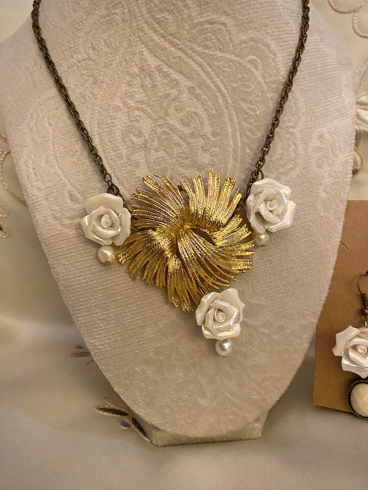 White and Gold Roses Set