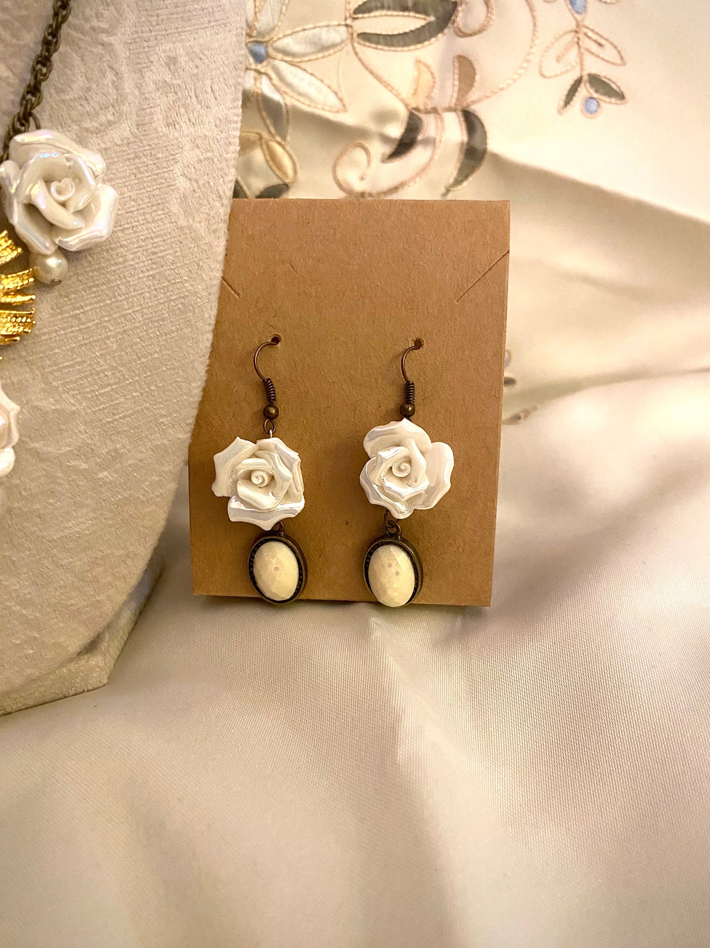 White and Gold Roses Set