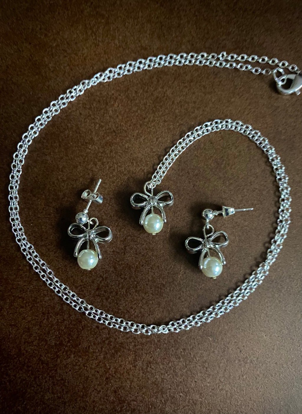 White Bow Set Silver