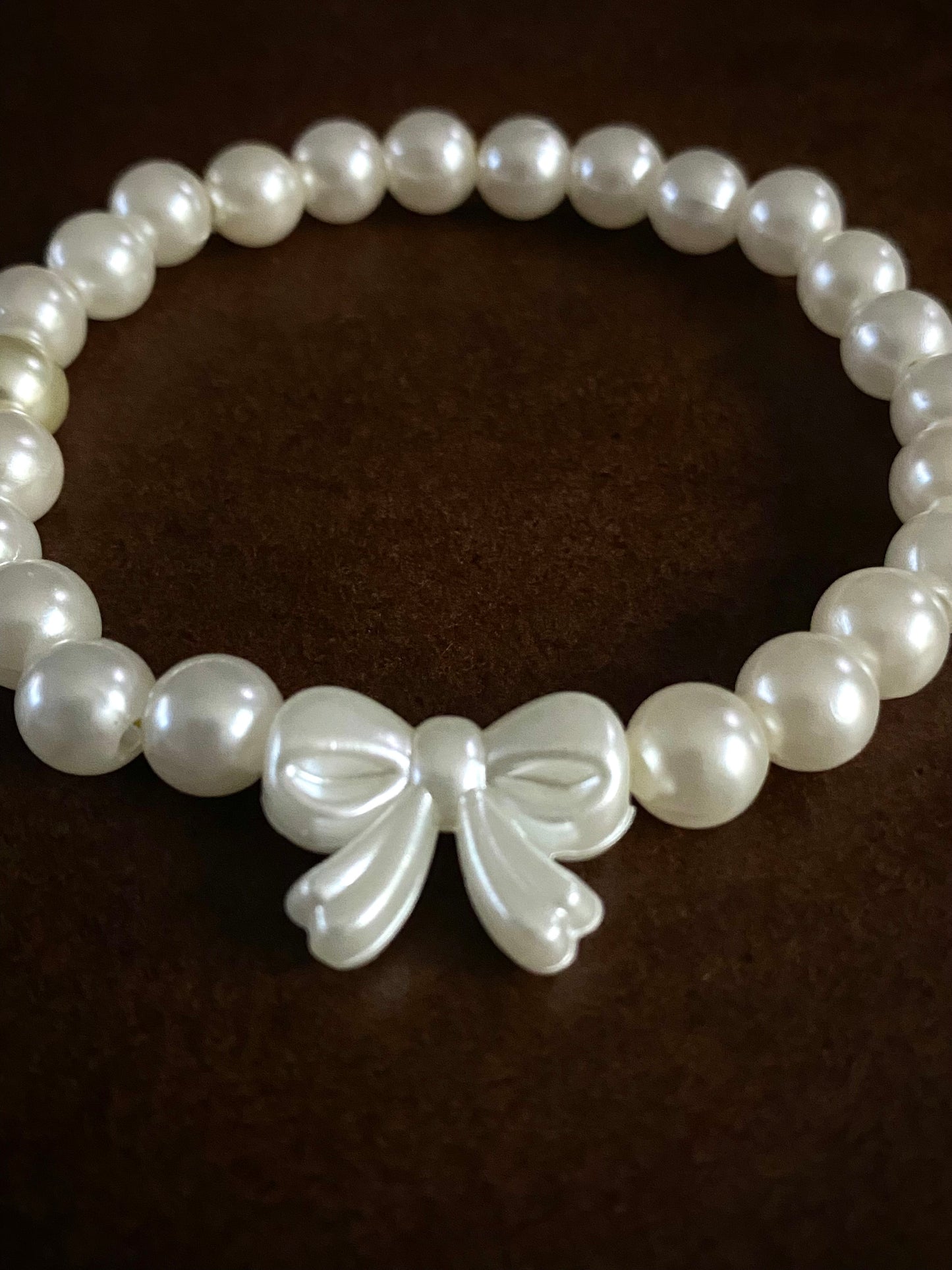 White Bow and Pearls Bracelet