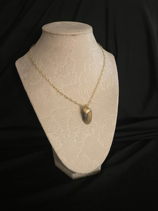 Heart of Gold Shell Necklace