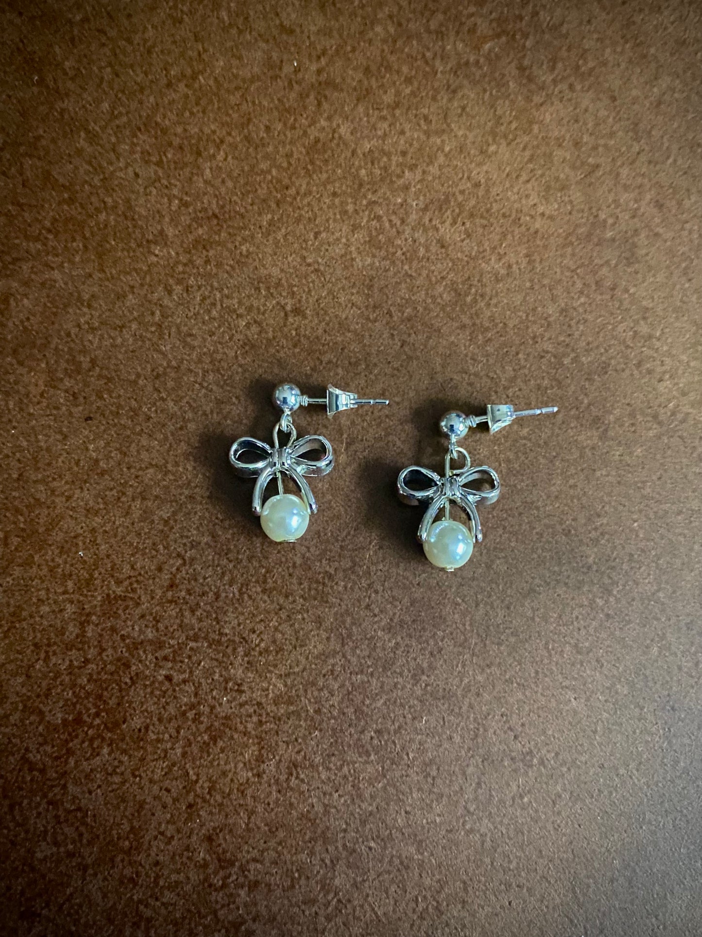 White Bow Set Silver
