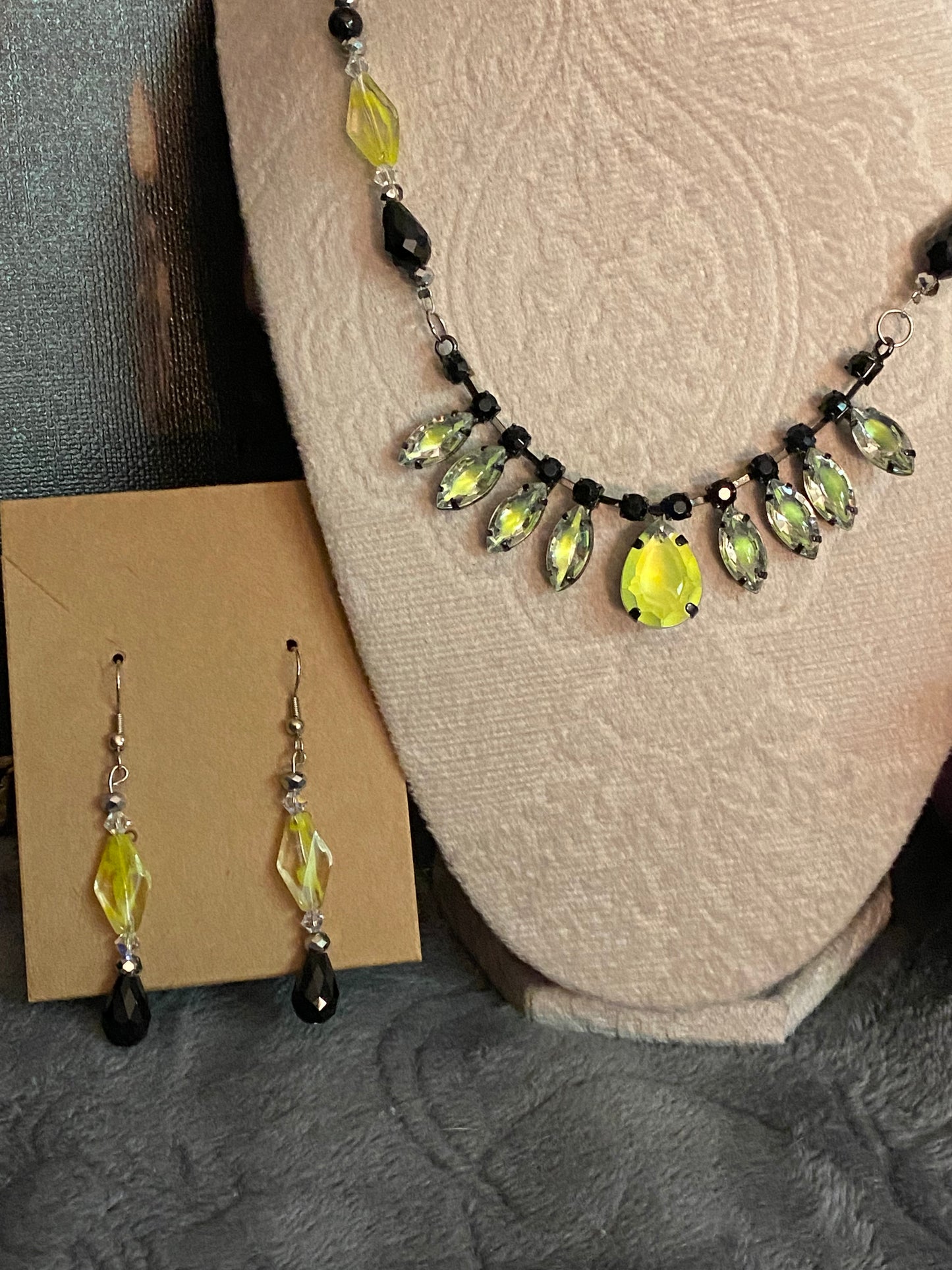 Neon Yellow Jewel Set