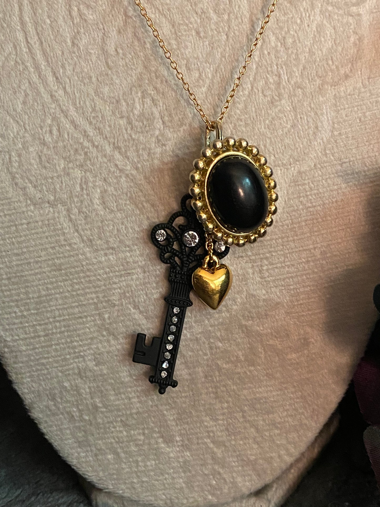 Black and Gold Key Charms Set