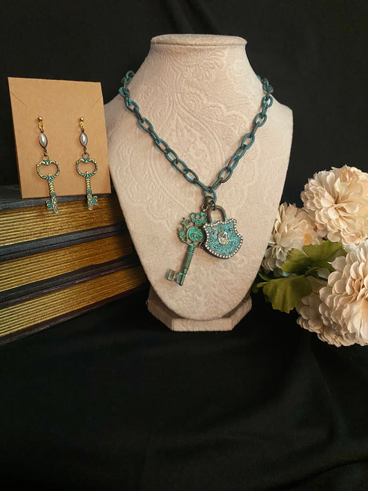 Antiqued Teal Chain and Key Set