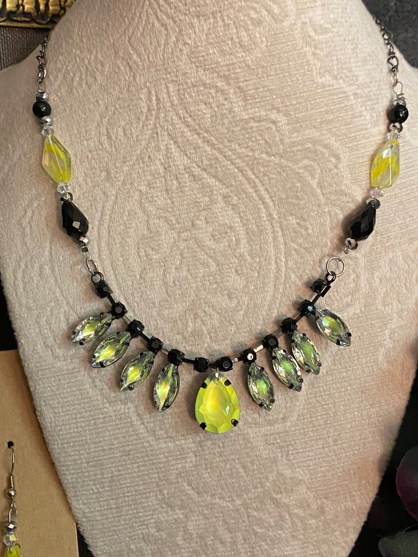 Neon Yellow Jewel Set