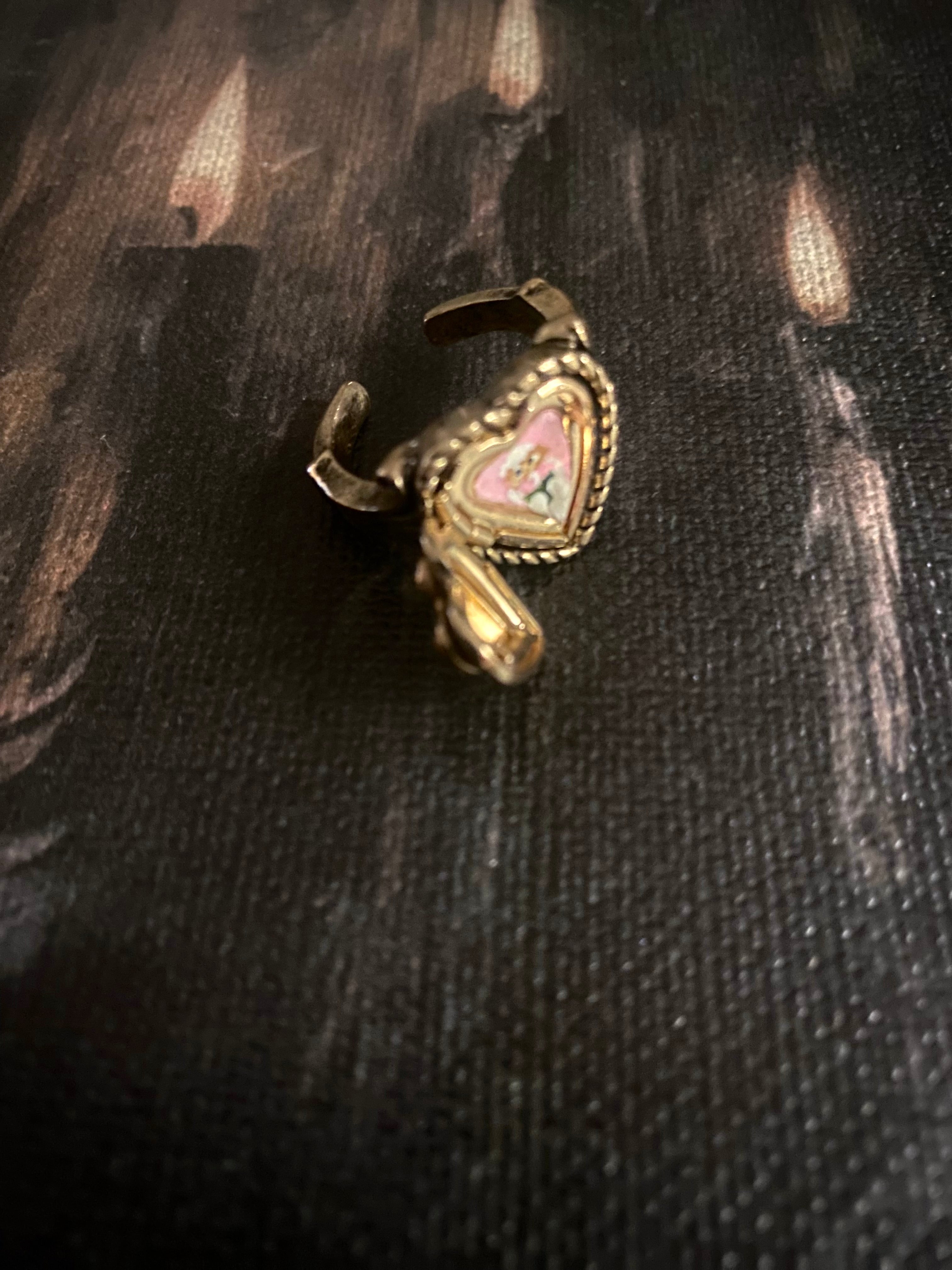 Reading Ghost Ring