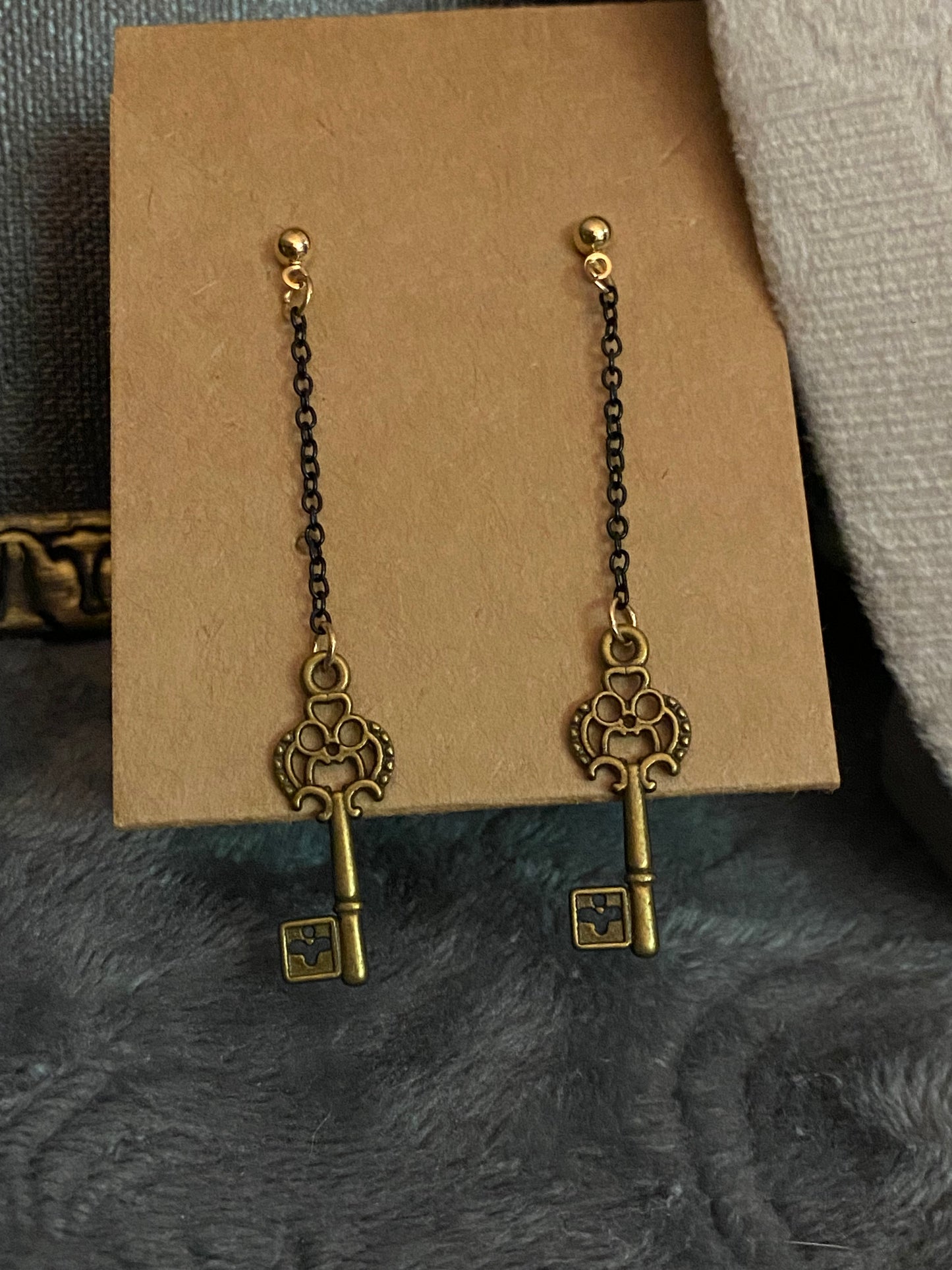 Black and Gold Key Charms Set