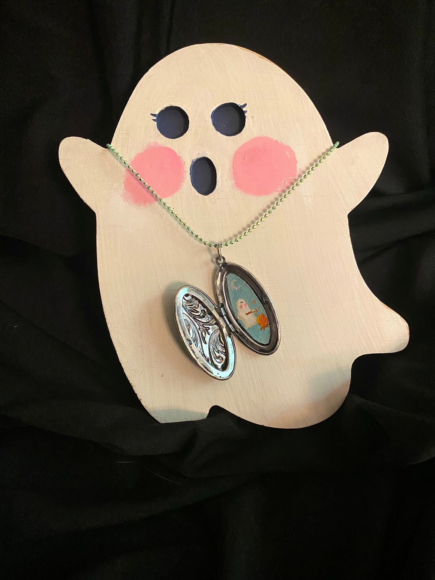 Campfire Ghostie Locket