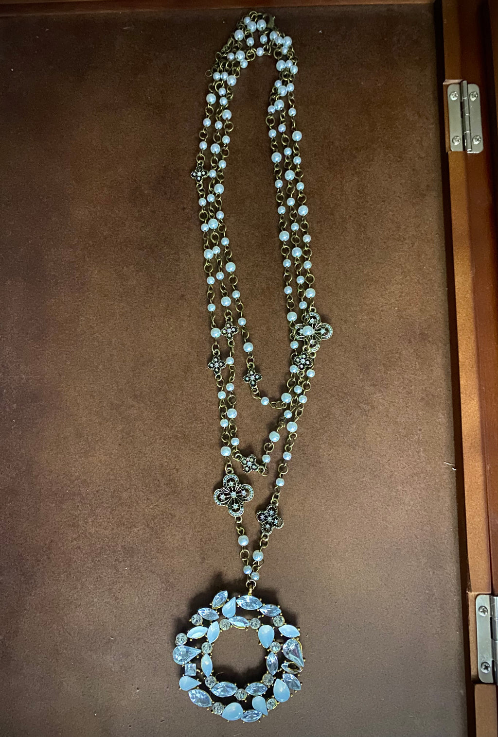 Large Sparkle Pendant Layered Necklace