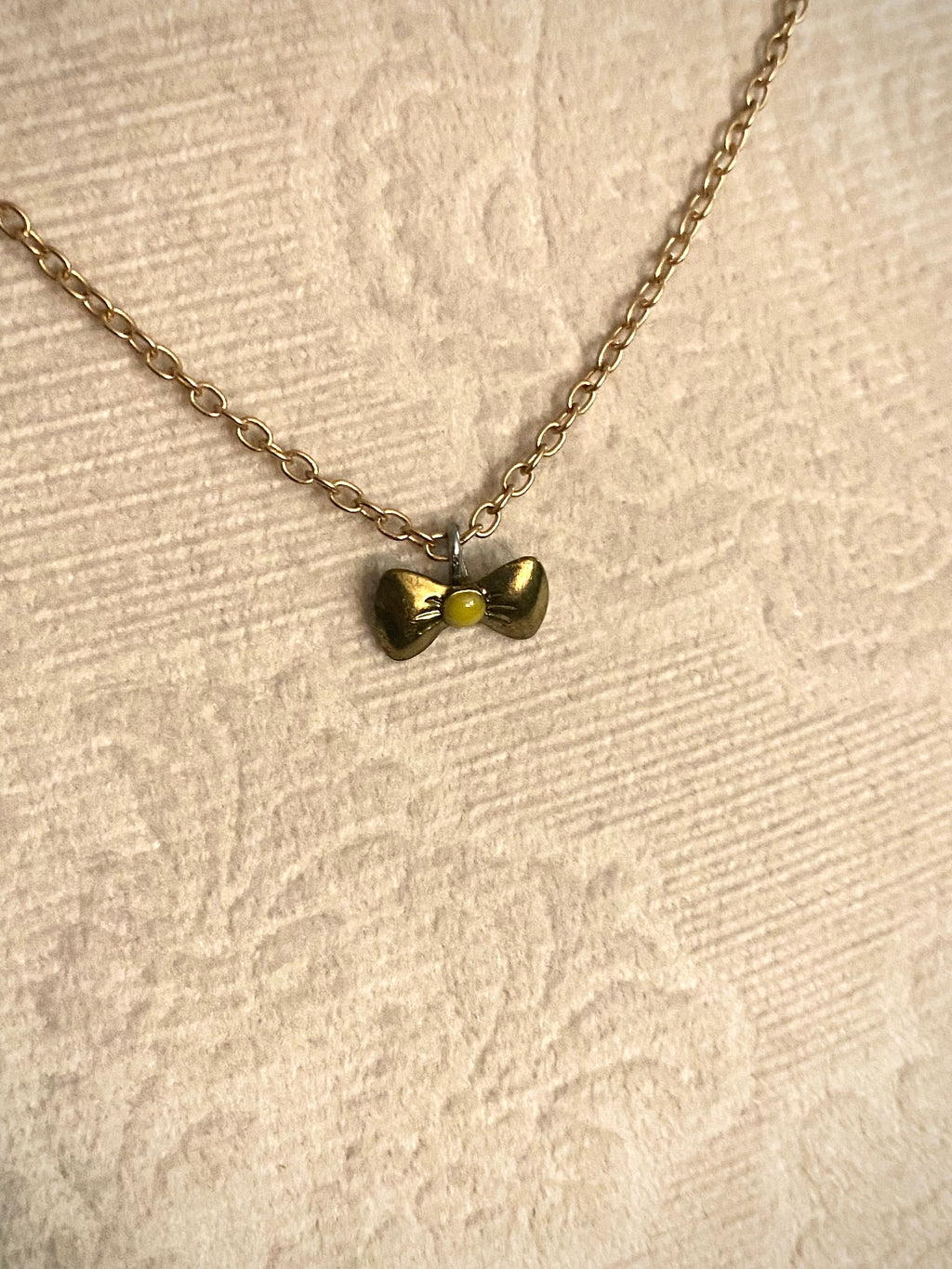 Tiny Bow Choker